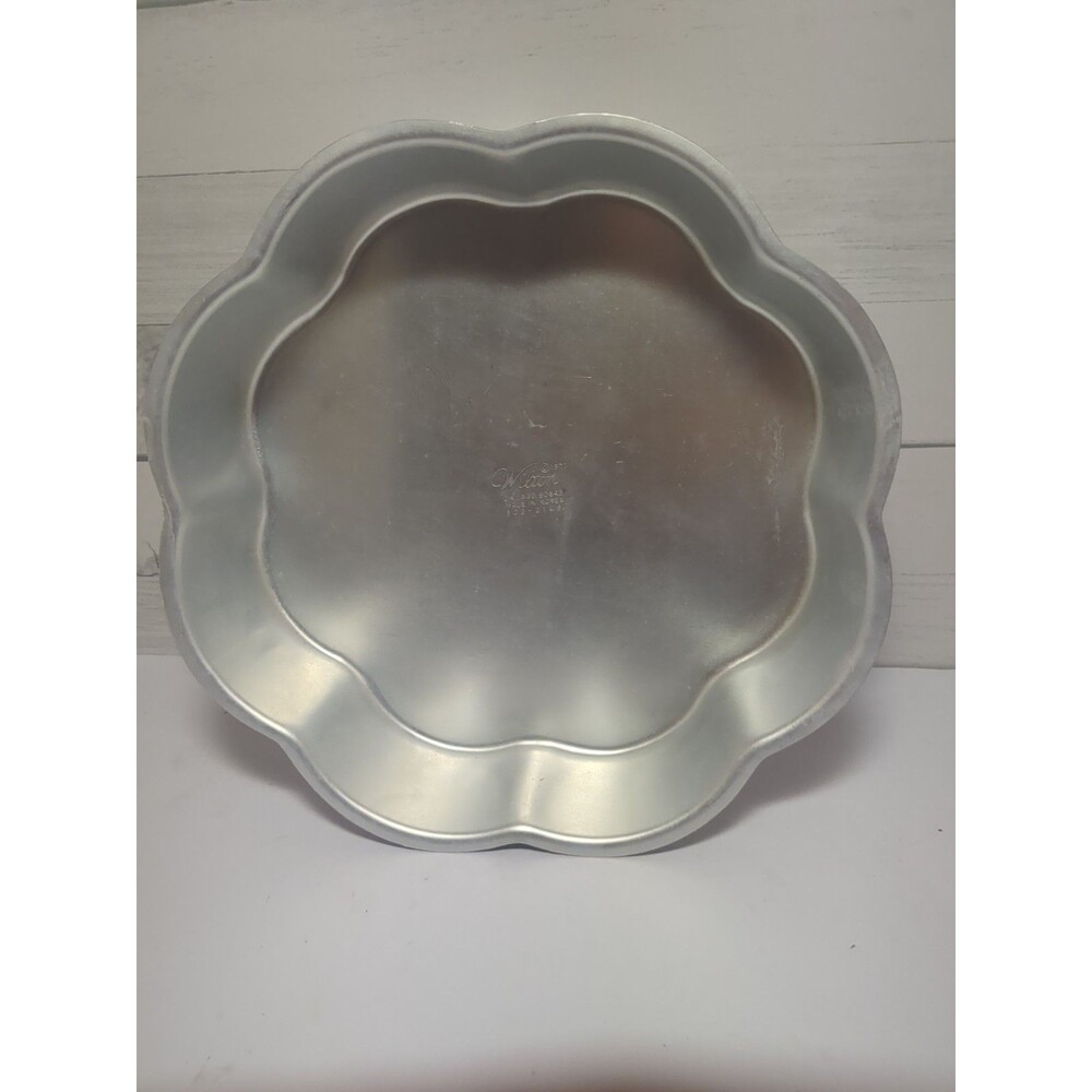 Wilton 9 Inch Flower Daisy Cake Pan 502-2146